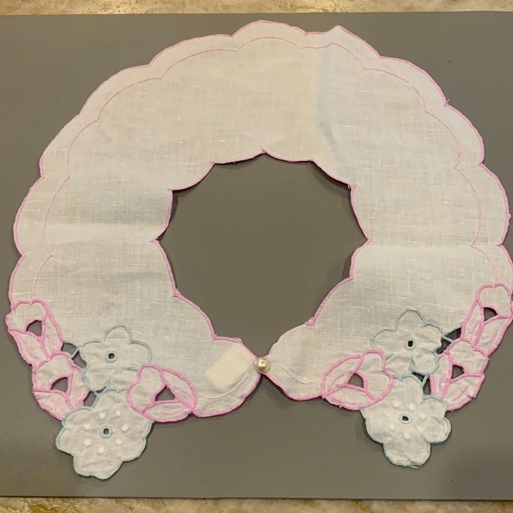 Pastel Embroidered Collar 